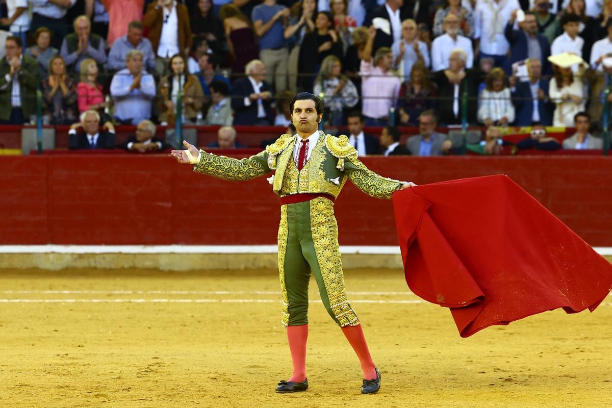 Morante de la Puebla ha fracasado en la segunda tarde en la Feria del Pilar