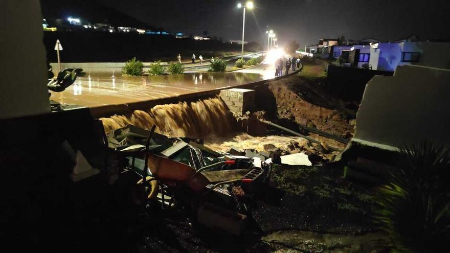 Destrozos por la borrasca Therese en Playa Blanca (Yaiza), en el sur de Lanzarote (23/03/2026)