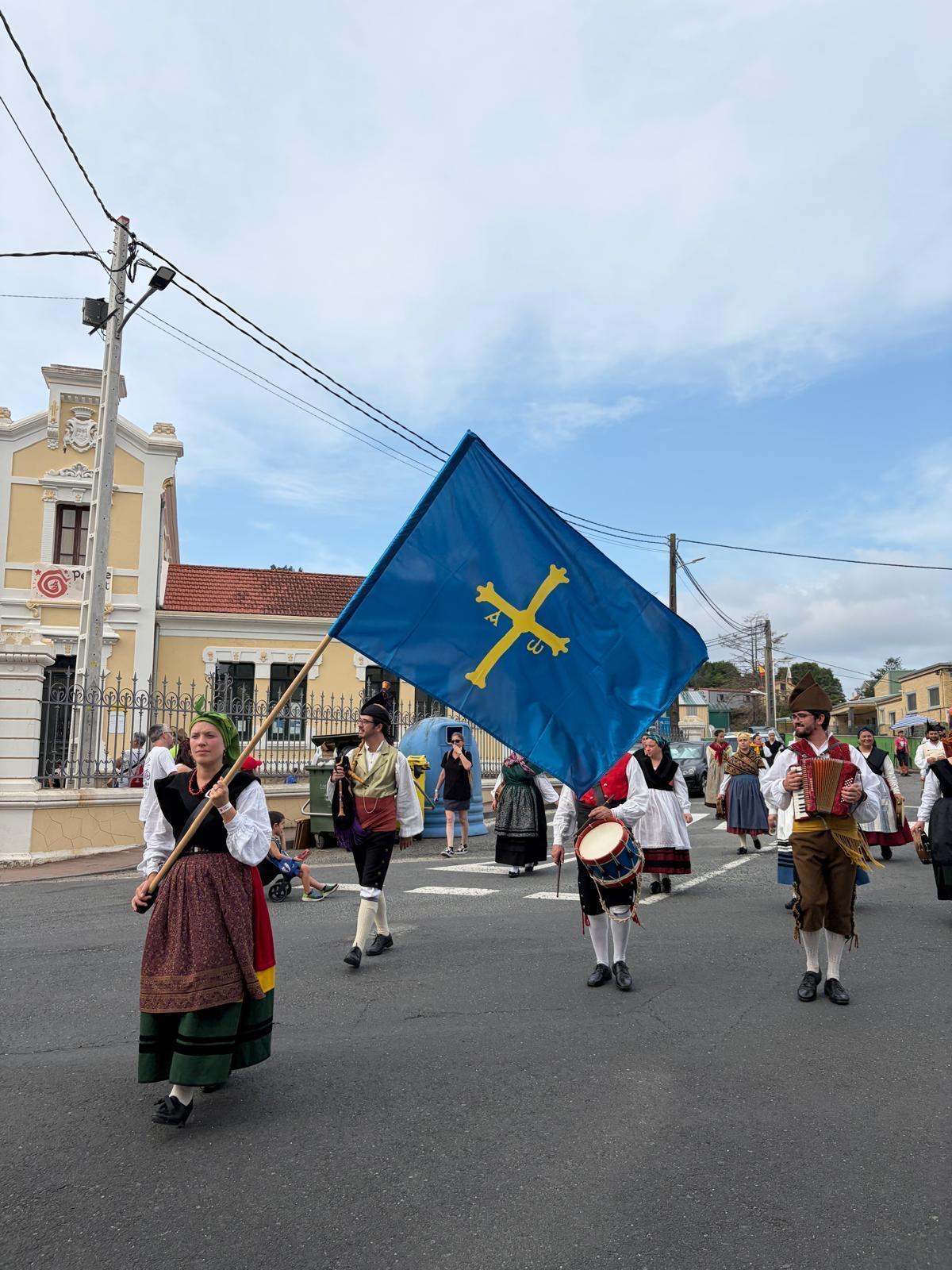 Éxito del Grupu Etnográficu L'Oriente-Llacín en el Festival de Ortigueira