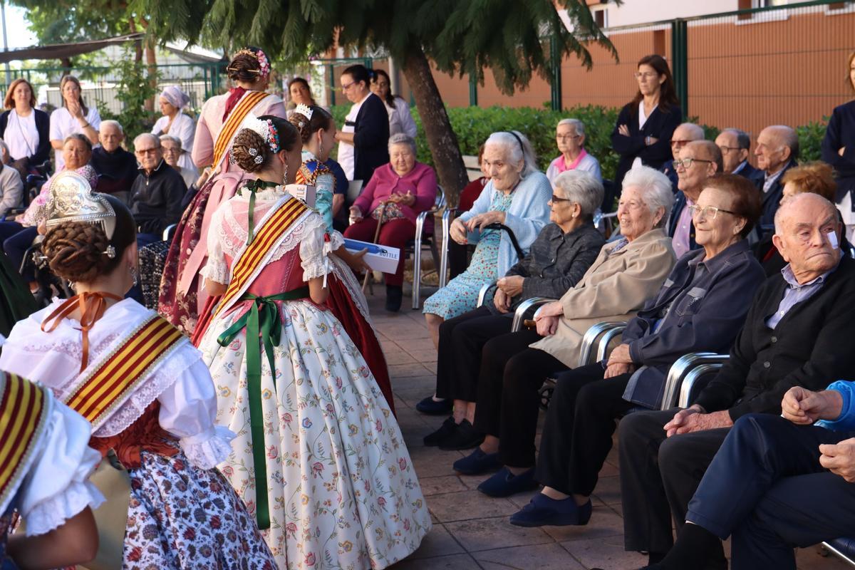 Las fotos del homenaje a los mayores y la exhibición ecuestre del martes de Fira d'Onda