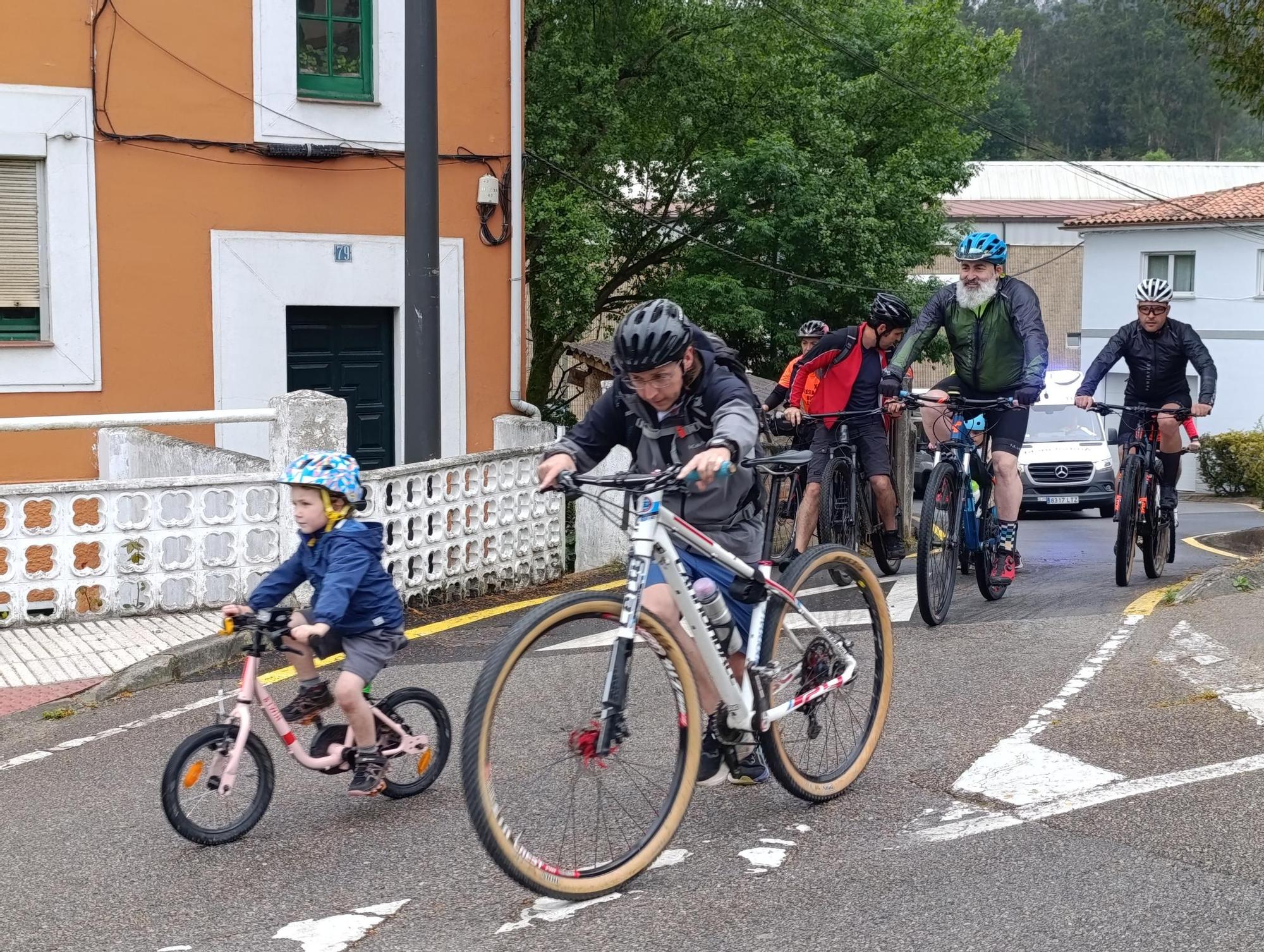 La Fiesta de la Bicicleta triunfa en Llanera