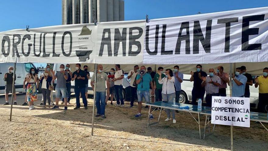 ‘Orgullo ambulante’ reivindica que se reanude el mercado del jueves en Trujillo