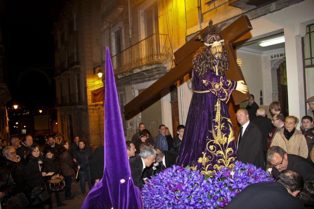 El último abrazo en Alcoy