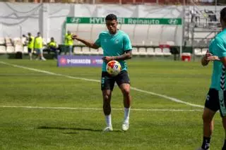Robson pone fin a su etapa en el Real Betis: la intrahistoria de un fichaje prometedor que nunca llegó a debutar