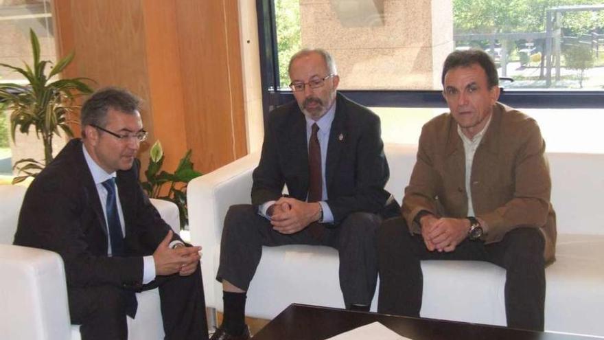 Imagen de la reunión celebrada, ayer, en A Estrada.