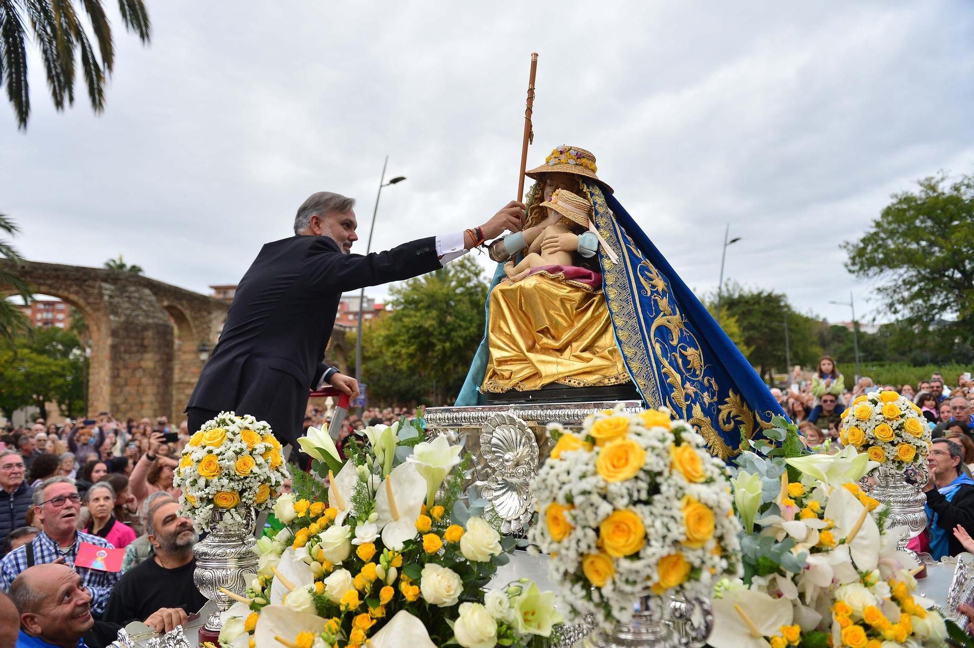 GALERÍA | La Virgen del Puerto de Plasencia inicia su histórica bajada hacia la catedral