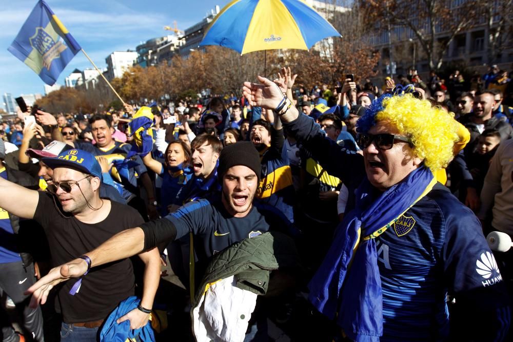 Las aficiones de River y Boca llenan Madrid