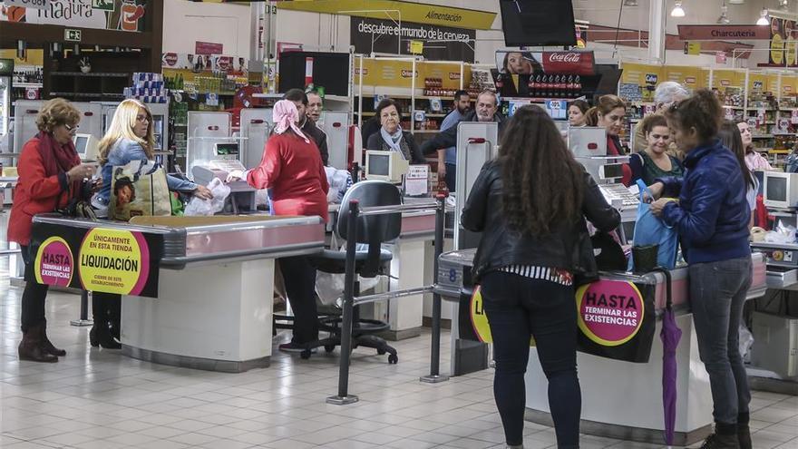 Nueva reunión de Eroski y los sindicatos para negociar el despido de los empleados de Cáceres