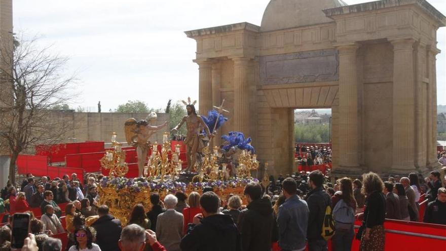 La carrera oficial junto a la Mezquita pasa su ‘reválida’ al resolver problemas