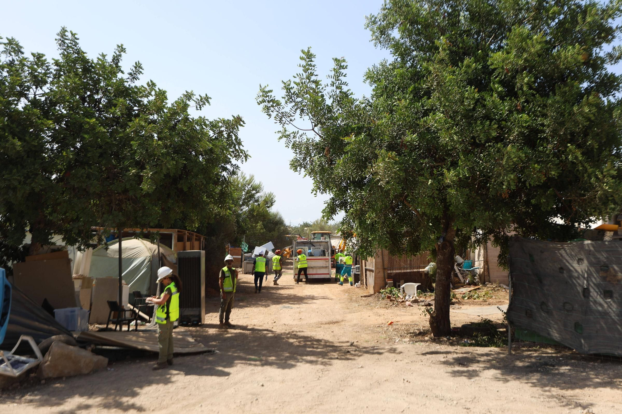 Todas las imágenes del desalojo de Can Rova 2 en Ibiza