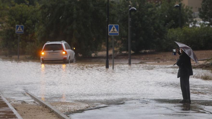 Carreteras cortadas hoy en Valencia por lluvias o desprendimientos.
