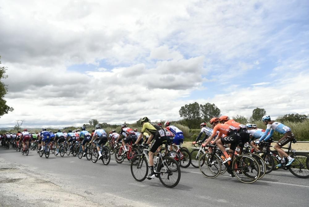 13 May 2019, Italy, Orbetello: Cyclists compete ...