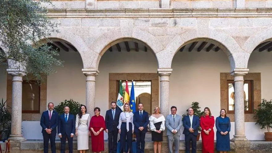Vídeo | Los nuevos consejeros de la Junta asumen sus cargos con "responsabilidad" e "ilusión"