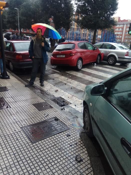 Espectacular accidente de tráfico en Gijón.