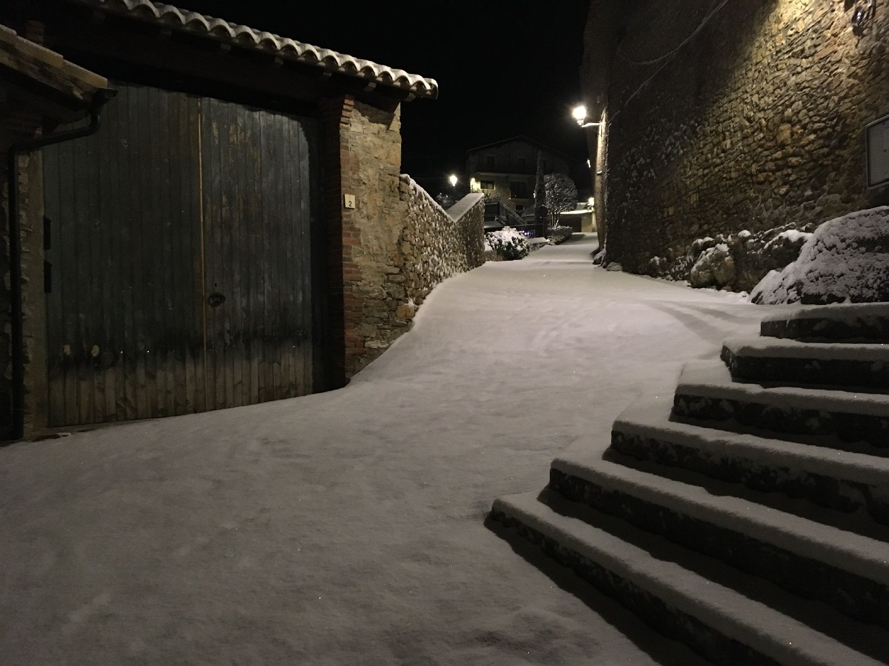 La nevada pinta de blanc Prullans aquest dijous de matinada