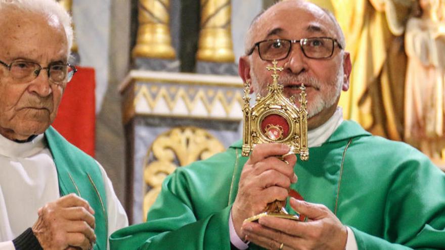 Acto de veneración de la reliquia de San Emigdio el pasado mes de febrero/Tony Sevilla