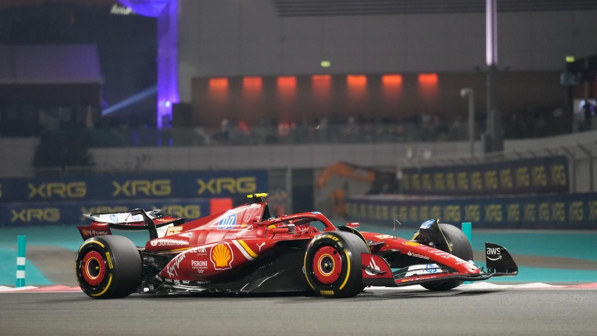 Carlos Sainz, durante los entrenamientos libres del GP de Abu Dhabi