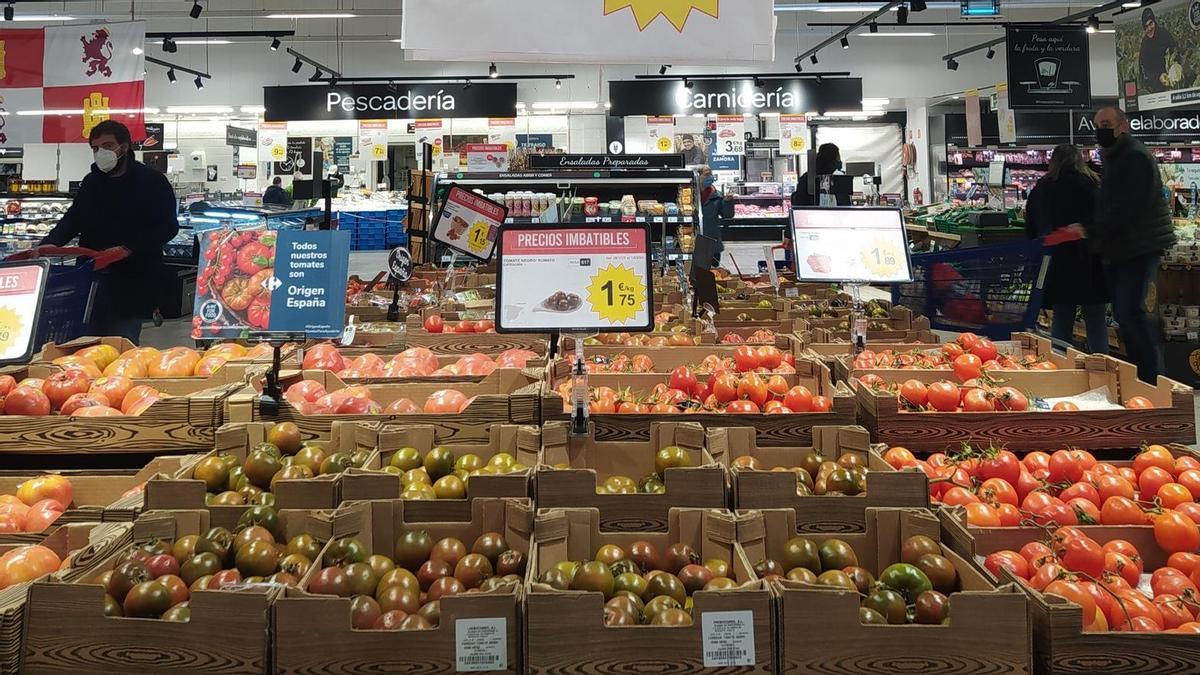 Interior del supermercado Carrefour