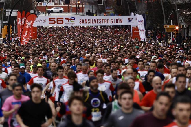 EN IMÁGENES: Así fue la multitudinaria San Silvestre de Fin de Año en Gijón