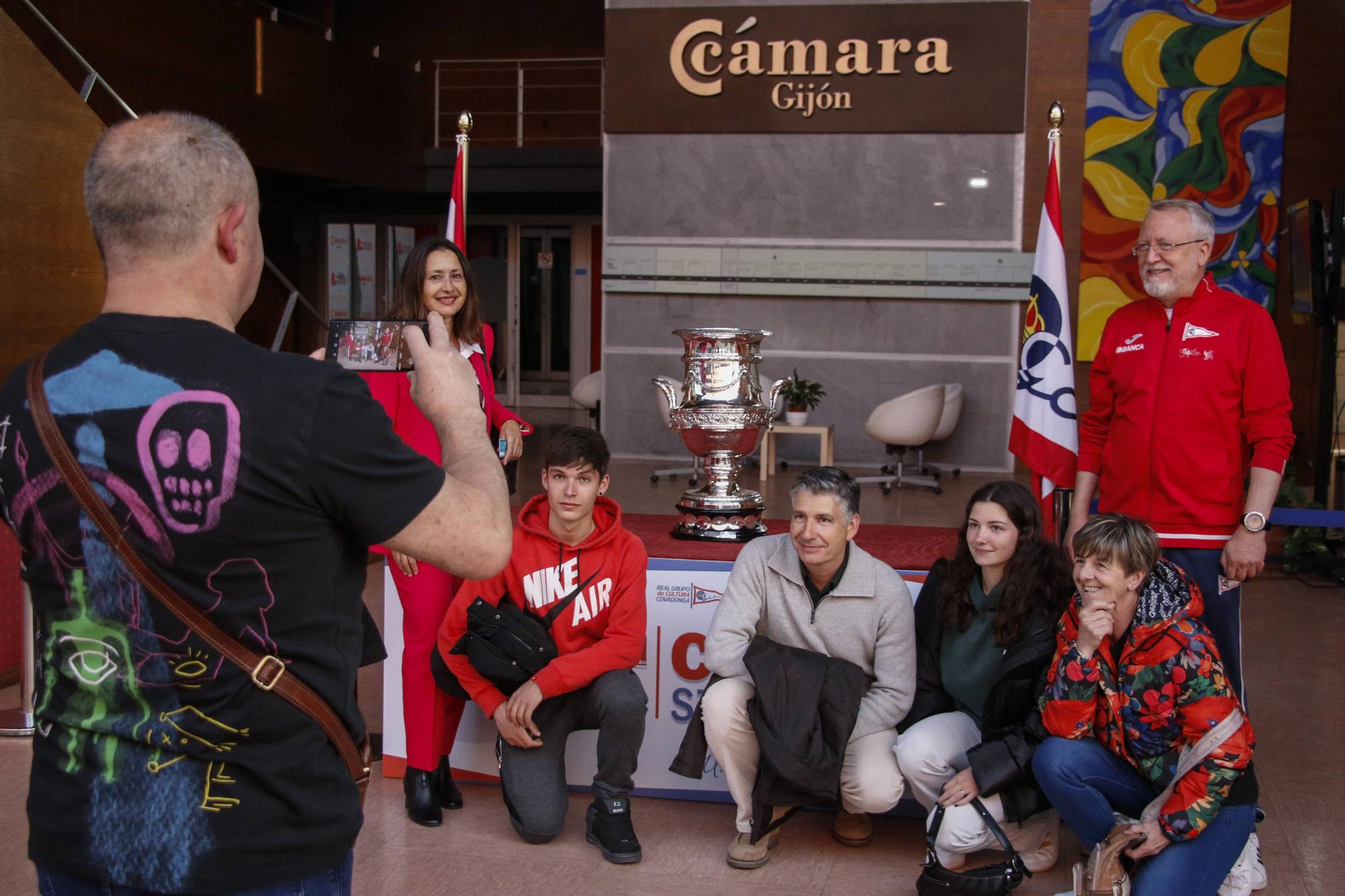 En imágenes: El Grupo Covadonga celebra su asamblea de socios