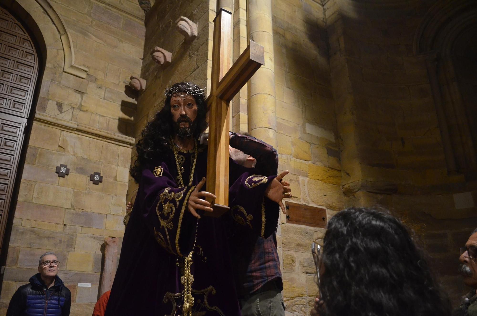 Semana Santa Benavente 2024: Así prepara la Cofradía de Jesús Nazareno las andas