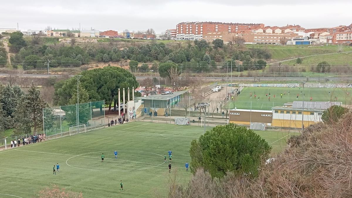Partido de fútbol base en Valorio durante la pasada temporada.