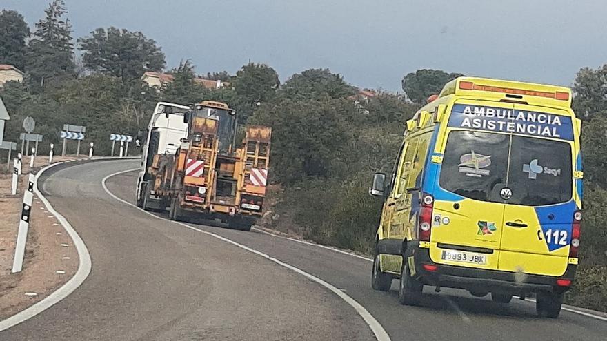 Servicio de ambulancia en las carreteras de Sanabria. | Araceli Saavedra