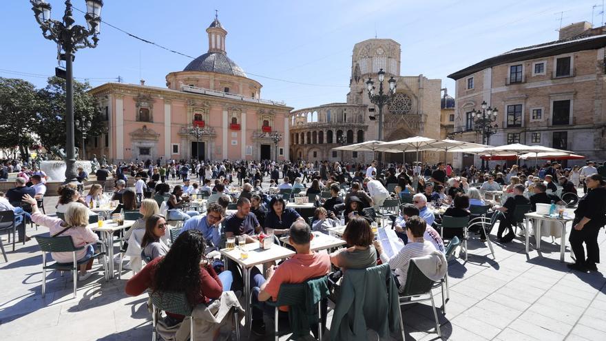 València hace el agosto con el turismo de Semana Santa con bares y hoteles llenos