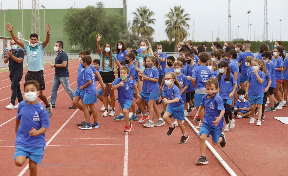 Presentación de los equipos de la Escuela de Atletismo del CAEM de Sagunt.