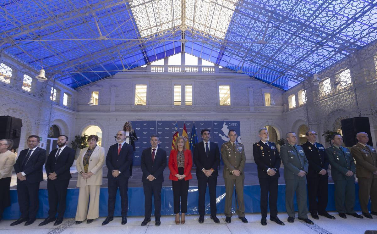 Minuto de silencio celebrado en Casa Mediterráneo en Alicante.
