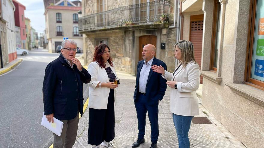 O Concello da Pobra estuda coa Deputación a reordenación e humanización da rúa Ponte