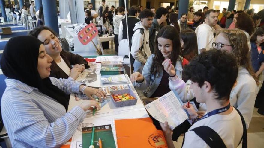 Jóvenes participan en las jornadas de orientación de la UCO