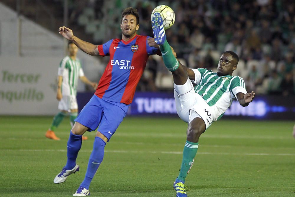 El Levante, al borde del descenso tras el varapalo en Sevilla