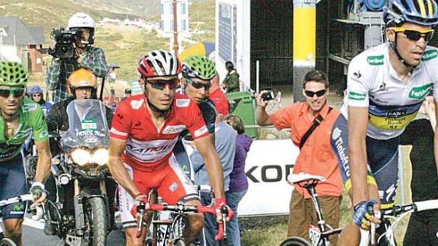 Contador, Purito Rodríguez y Valverde, este año, subiendo al Cuitunigru.