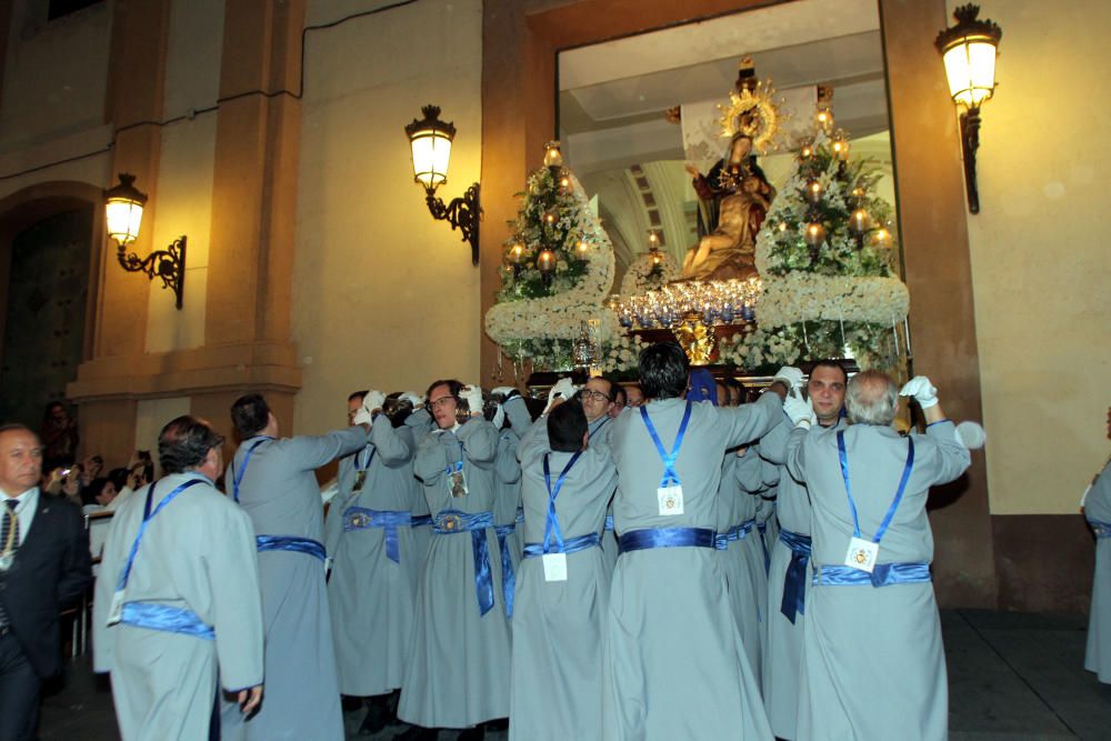 La lluvia obliga a suspender la procesión de la Piedad