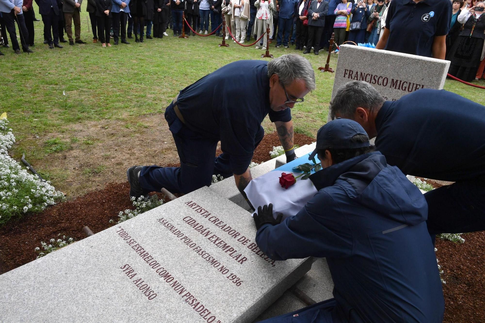 Recepción e enterro dos restos do pintor Francisco Miguel