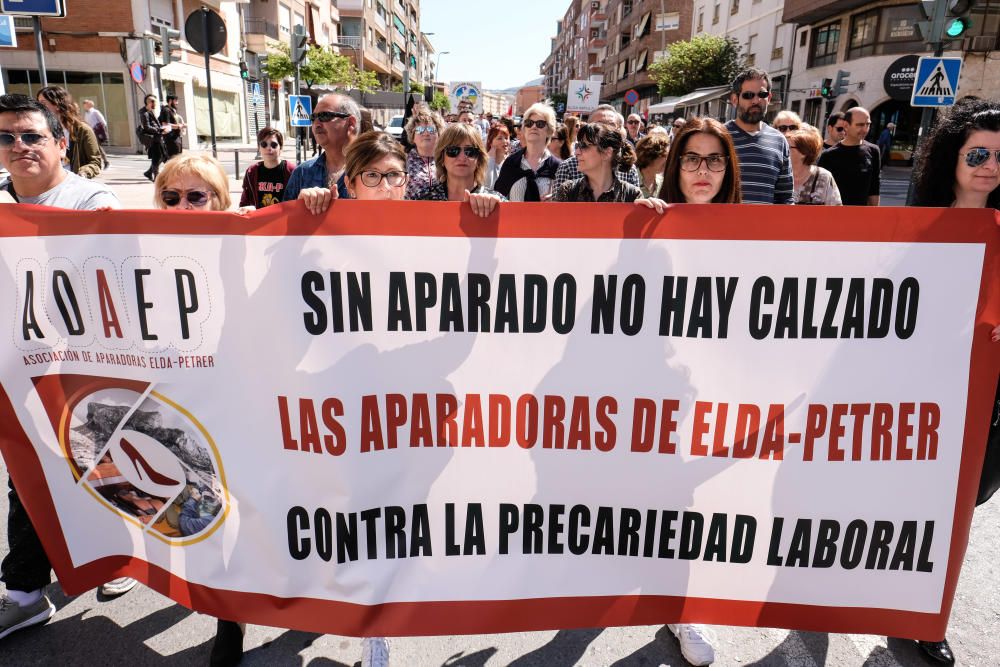 La manifestación del Día del Trabajador reúne a 18 colectivos y partidos del Medio Vinalopó