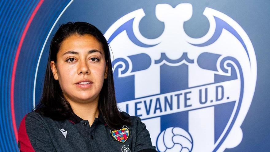 La santfruitosenca Paula Fernández jugarà els tres propers anys al Llevant