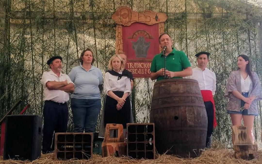 Lleno total en el Mercáu Tradicional de Oles: así se vive una de las citas del verano en Villaviciosa