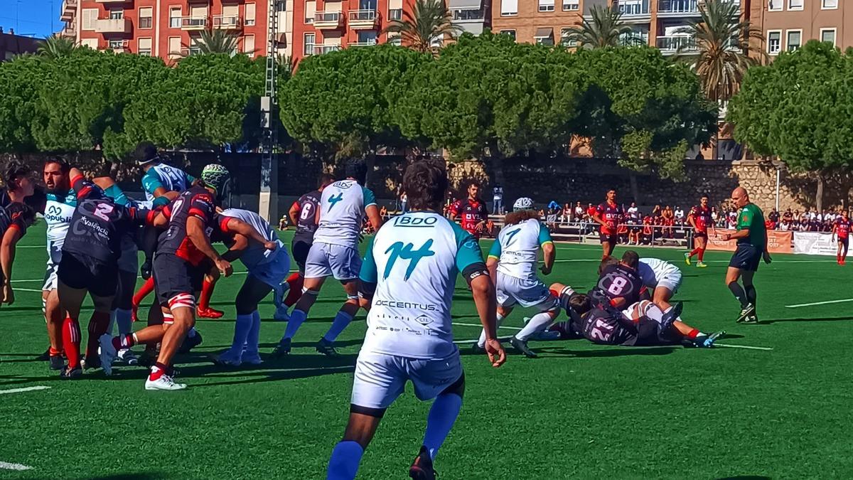 CAU y Valencia reeditaron uno de esos derbis de rugby vibrantes.