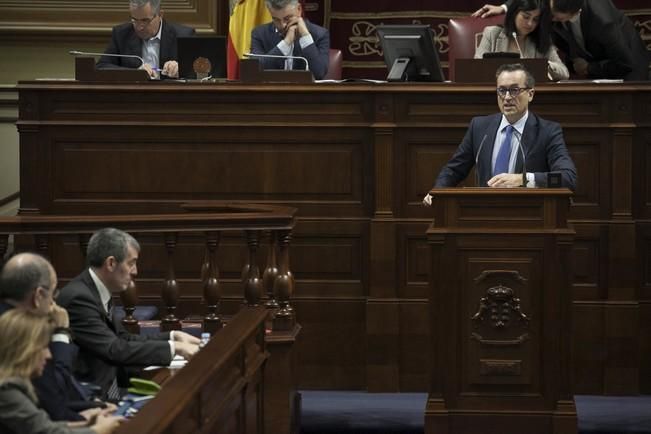 19/01/2017.CANARIAS.Pleno del Parlamento de Canarias..Fotos: Carsten W. Lauritsen