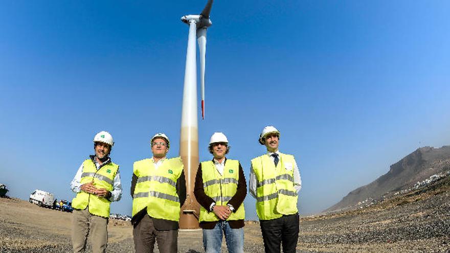 Agaete sustituye cuatro molinos de viento por uno que dobla la potencia