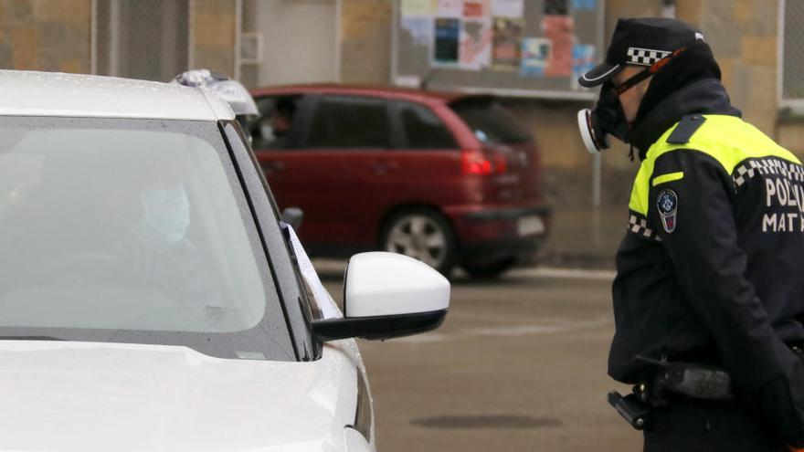 Un control de la Policia Local de Mataró durant l&#039;estat d&#039;alarma