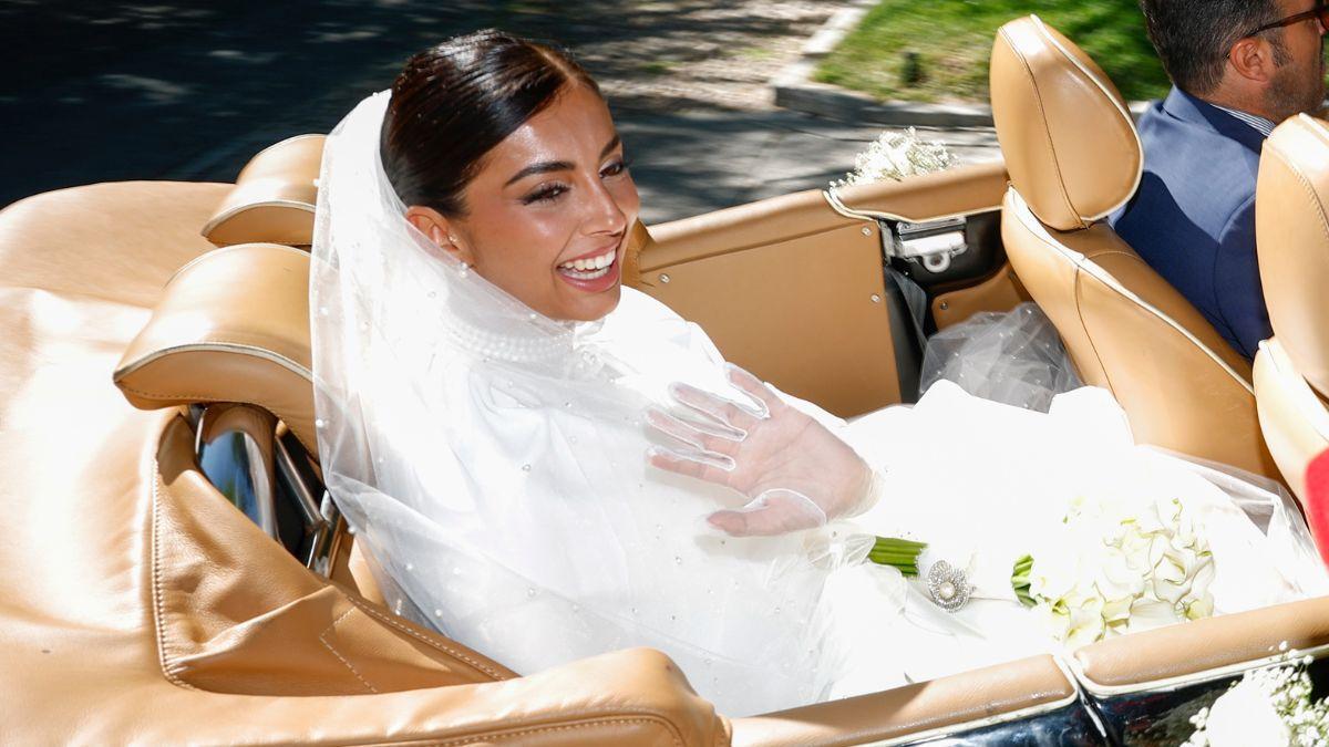 Marieta llegando a su boda