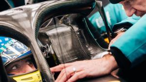 Alonso estrena l’Aston Martin amb 61 voltes a BCN