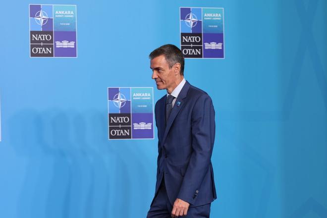 Sánchez acusa a Feijóo de estigmatizar a los trabajadores enfermos y califica los acuerdos entre PP y Vox de recortes en derechos