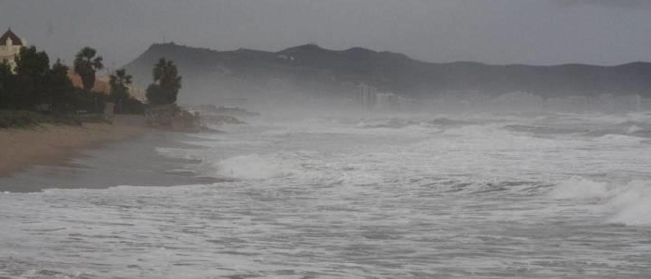 Un espigón y un dique contra la regresión en las playas de Tavernes y Piles