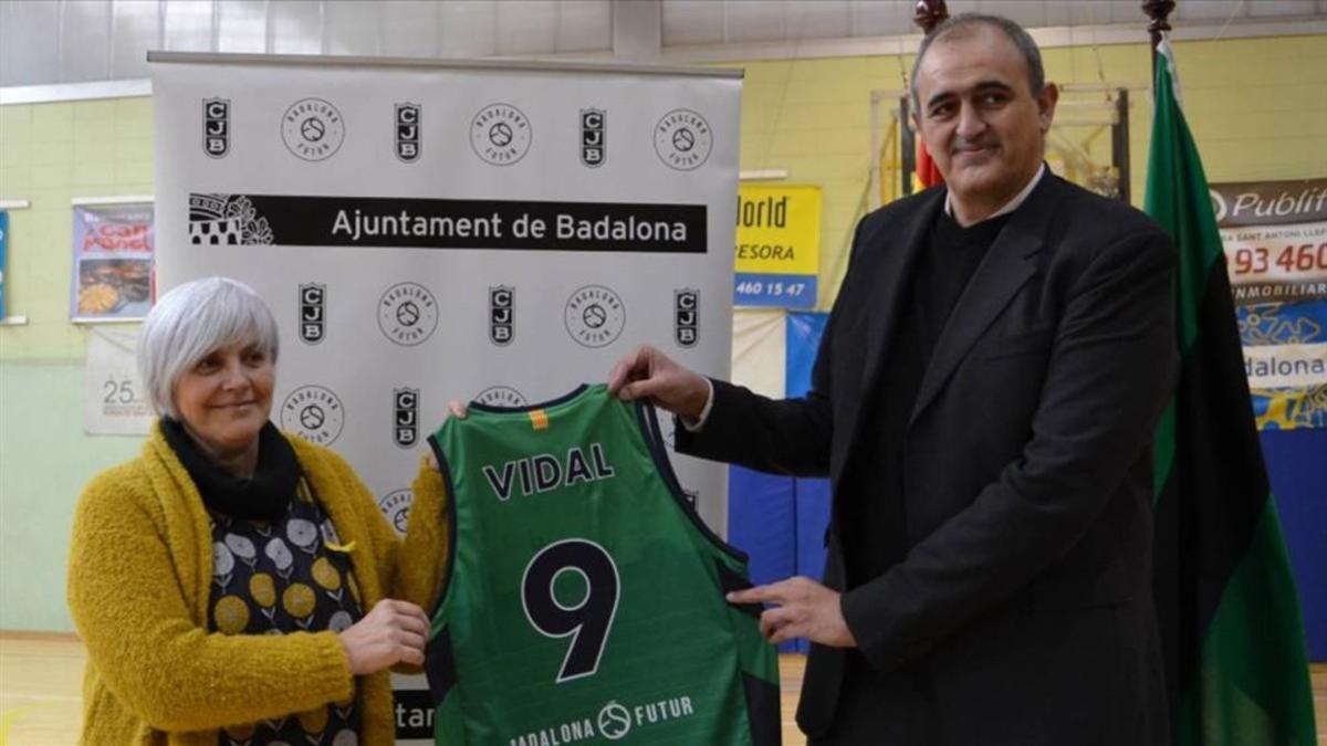 Sabater y Morales negocian para mantener la Penya a aflote