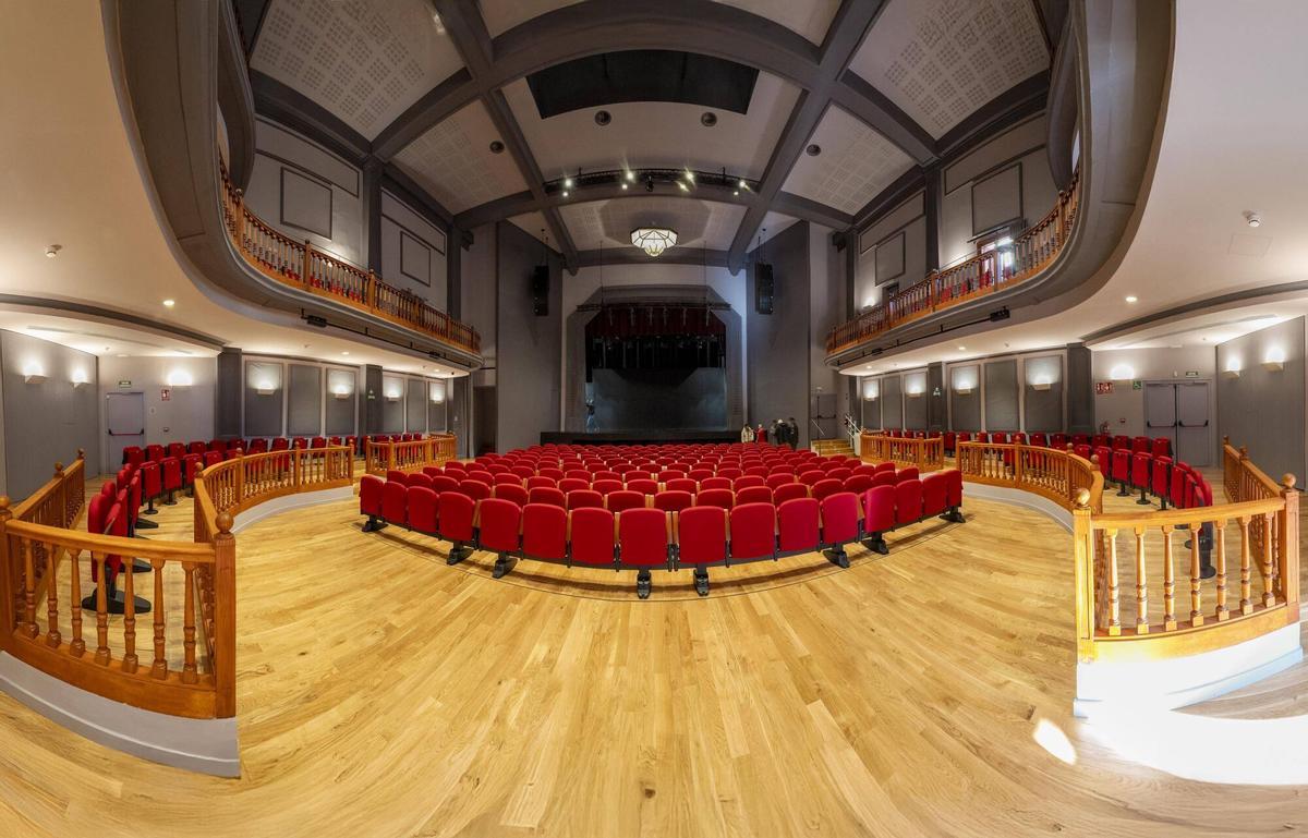 Rubí 18/12/2025 Testimonios que vivieron historias que les han marcado en el Casino de Rubí, lugar emblemático de la ciudad que ahora ha reabierto después de décadas cerrado. Fotografía de Ferran Nadeu