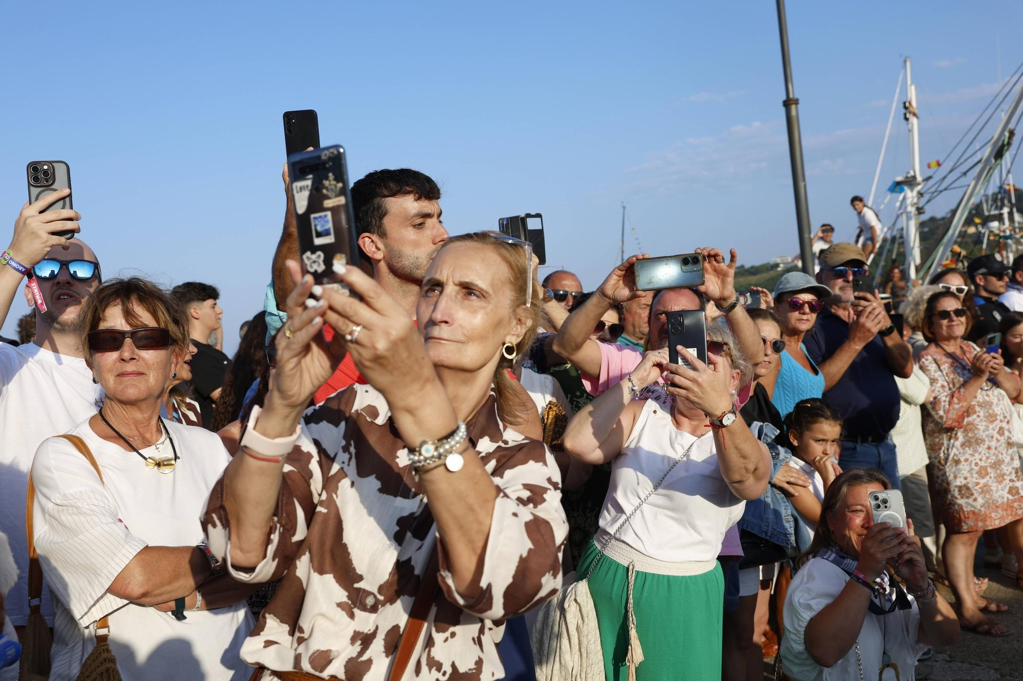 EN IMÁGENES: Multitudinaria procesión del Carmen en Luanco